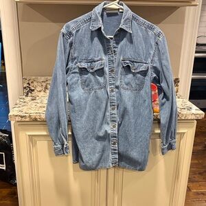 100% cotton Vintage Liz Claiborne Light Blue Denim Button Down Shirt
